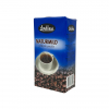 Zij- en voorkant van een 500 gram pak gemalen filterkoffie van het merk Landhaus Naturmild
